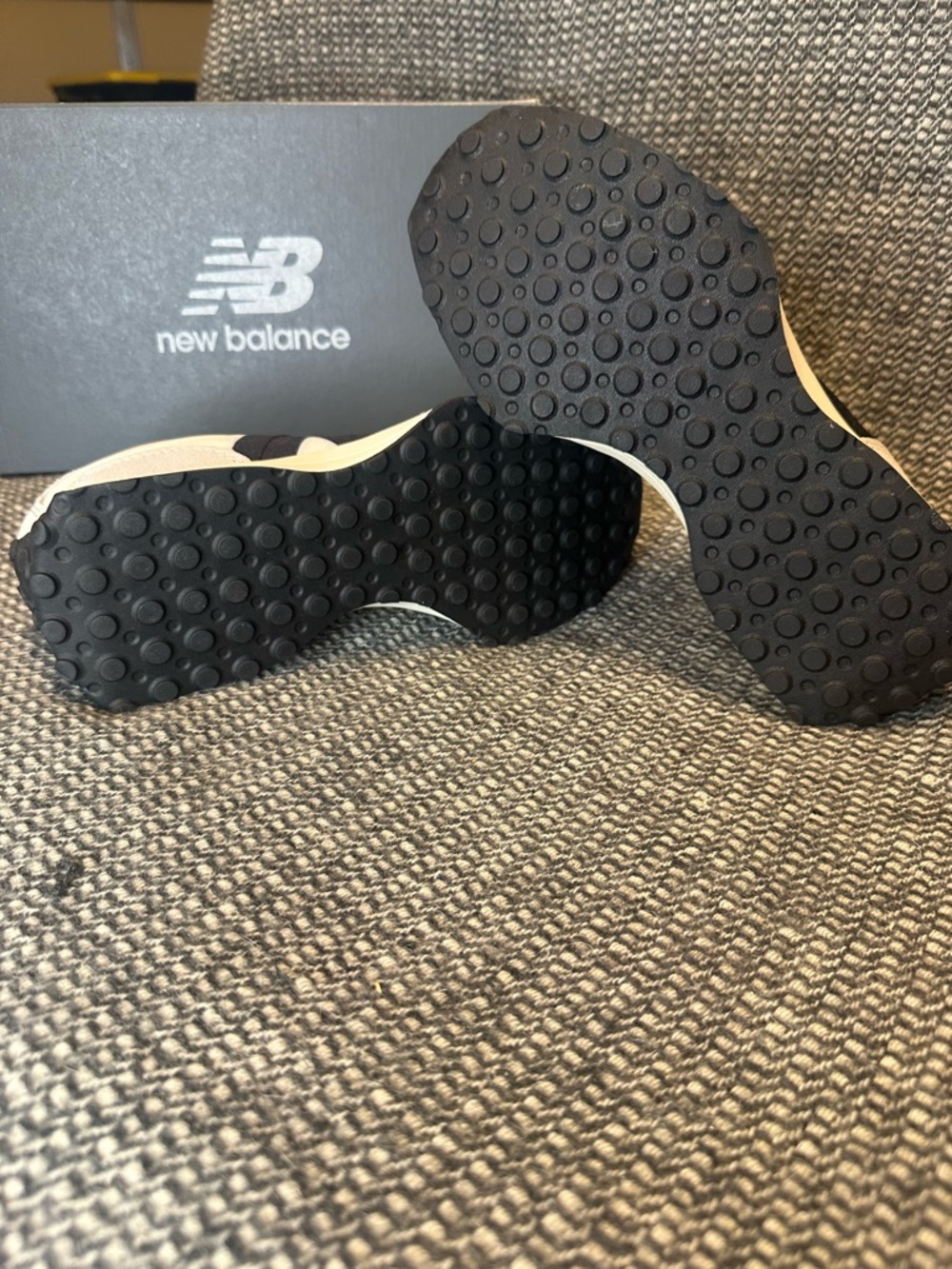 🆕 New Balance 327 Shoes - Picture 3 of 9